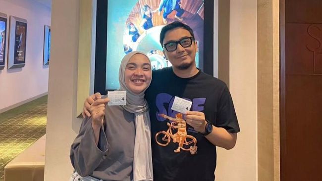 5 Potret Tika Bravani dan Dimas Aditya, Terbaru Nonton Film Sore: Istri dari Masa Depan