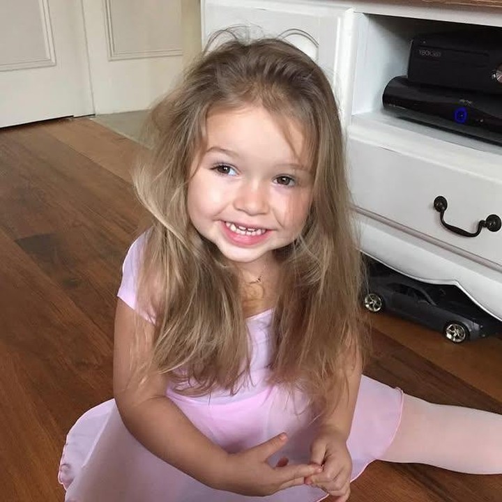 <p>Victoria juga mengunggah foto Harper kecil yang mengenakan <em>dress</em> ala balerina. Momen itu jadi salah satu kenangan manis yang dibagikan sang Bunda di hari ulang tahunnya. (Foto: Instagram @victoriabeckham)</p>