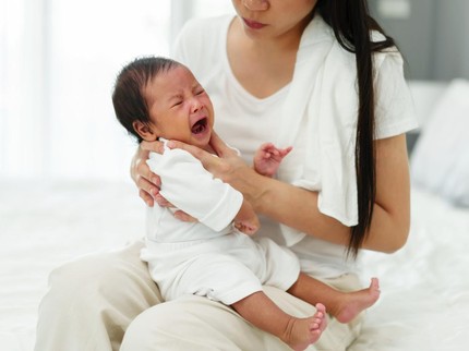 Mengapa Bayi Sering Rewel saat Sore Menuju Malam Hari? Ini Kata Dokter