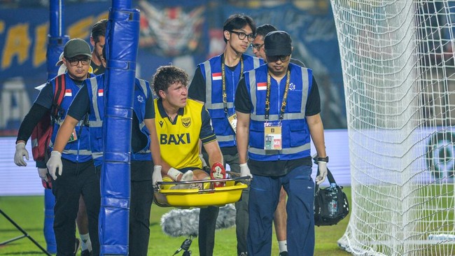 Oxford Sorot Paulinho Tak Dapat Kartu Merah Usai Tekel Ole Romeny Oxford United mengomentari tekel Paulinho Mocellin ke Ole Romeny dalam pertandingan Piala Presiden 2025, Kamis (10/7) malam.