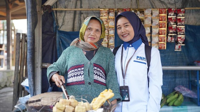 Di tengah tekanan ekonomi global, PNM Mekaar memberdayakan pelaku usaha mikro khususnya perempuan untuk memperkuat ketahanan ekonomi keluarga prasejahtera.