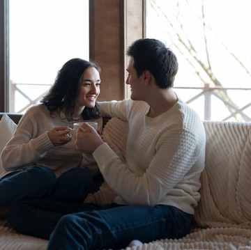 Susah Ditebak? Begini 5 Cara Introvert Menunjukkan Bahasa Cinta Mereka