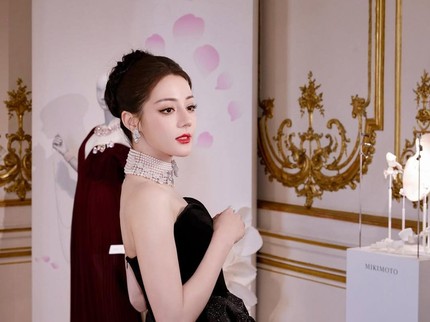 5 Potret Dilraba Dilmurat Salah Satu Perempuan Tercantik Dunia, Terbaru Jadi Global Brand Ambassador Perhiasan