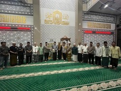 Polda Metro Gelar Program Satu Jam Mengaji di Masjid Nurul Huda Bekasi