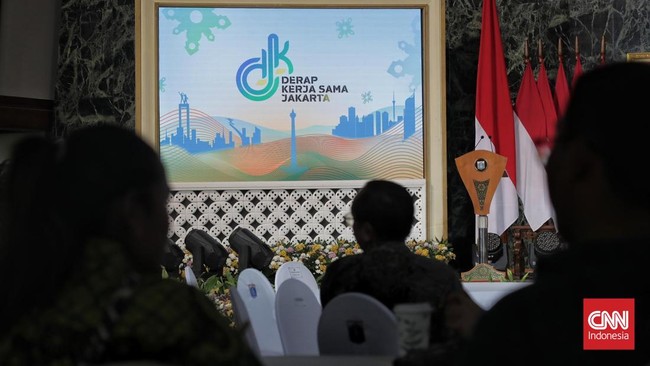 Pemprov DKI mengumumkan pemenang DKJ Award 2025. Gubernur dan Wagub DKI lalu menyerahkan penghargaan kepada pemilik program CSR terbaik di empat kategori.