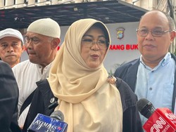 dr Tifa Ogah Jawab Penyidik: Kalau Ijazah Jokowi Tak Ada, Kayak Imajinasi