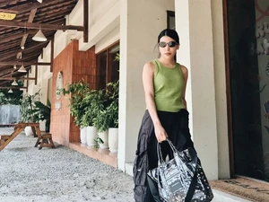Get The Look: Inspirasi Gaya Santai untuk Musim Panas ala Natasha Udu 'Lomba Sihir'