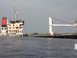 Serangan Houthi Tenggelamkan Kapal di Laut Merah, 11 Orang Hilang