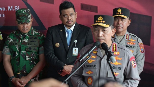 Kapolri Jenderal Listyo Sigit Prabowo meletakkan batu pertama pembangunan 29 dapur Satuan Pelayanan Pemenuhan Gizi di Mapolda Sumut, Jumat (11/7).