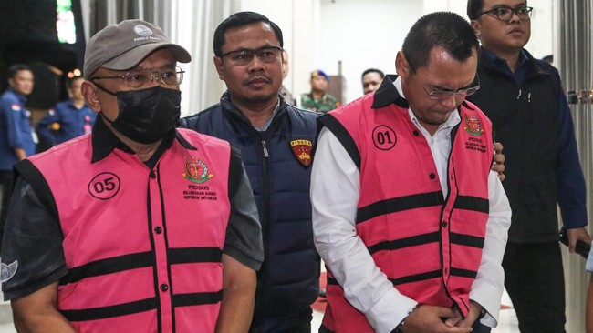 Kejagung mengungkap peran sembilan tersangka baru dalam kasus korupsi BMM Pertamina dengan total kerugian negara Rp285 triliun.