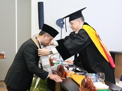 Raih Gelar Doktor Ilmu Politik, Mentrans Angkat Disertasi Tema Pemilu 2025