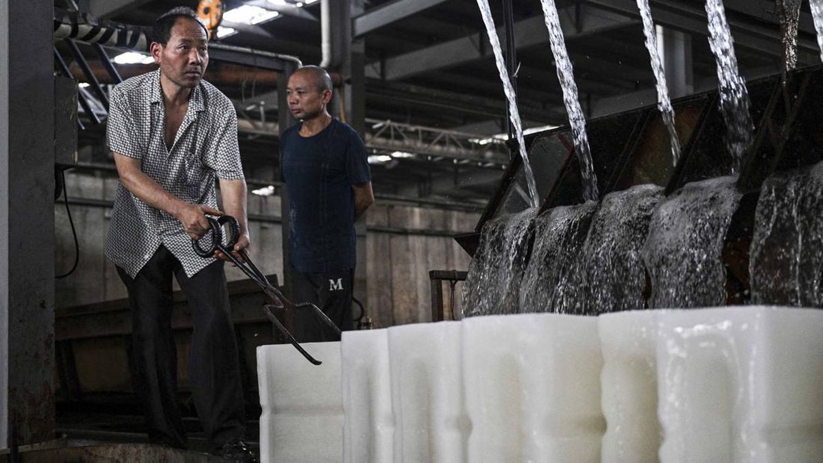 Aktivitas Pabrik China Merosot pada Juli 2025 Imbas Orderan Turun