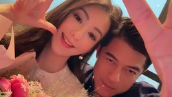 Bahagia Istri Hamil Anak Ketiga, Aaron Kwok Beri Kartu Kredit Unlimited dan Uang Rp206 M