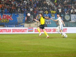 Bikin Ole Romeny Cedera, Paulinho Dirujak Netizen di Medsos