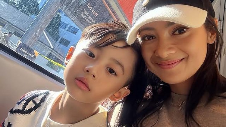 Potret Kehidupan Rini Yulianti & Suami Korea Usai Pindah ke Australia