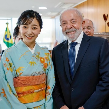 Viral Video Putri Kako dari Jepang Terbang Kelas Ekonomi, Banjir Pujian Netizen
