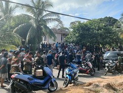 Demo Tolak Tambang Emas Ilegal Muratara Ricuh, Warga Blokir Jalan
