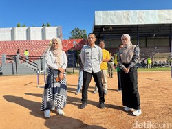 Mbak Wali Tinjau Renovasi Stadion Brawijaya, Ingin Persik Tetap Main di Kediri