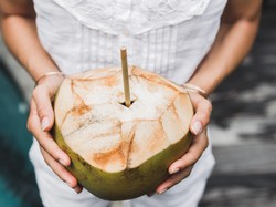 9 Manfaat Minum Air Kelapa secara Rutin untuk Jantung Sehat