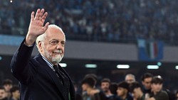 Presiden Napoli Ingatkan Para Pelatih: Kalian Cuma Karyawan!