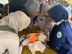 Heboh Bayi Perempuan Terbungkus Kain Ditemukan di Warung Rujak Surabaya