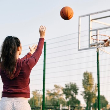 Olahraga Seru, Badan Sehat! Ini Manfaat Main Basket yang Jarang Diketahui