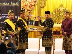 Makna Anugerah Adat Ingatan Budi yang Diberikan LAM Riau ke Kapolri