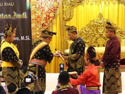 GPA: Anugerah Adat Ingatan Budi ke Kapolri Gambaran Sosok Jenderal Sigit