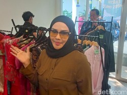 Iyeth Bustami Sibuk di DPR, tapi Dunia Hiburan Tetap di Hati