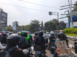 Menguji Ucapan Dedi Mulyadi soal Lampu Lalin Biang Macet di Bandung