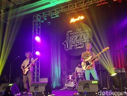 Aksi Memukau Savana Funk Hangatkan Bandung