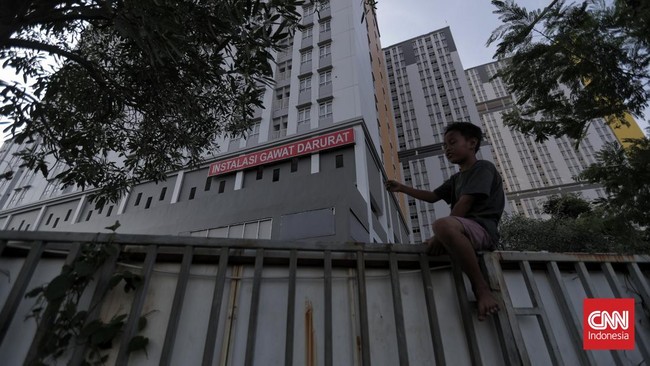 Kondisi terkini kawasan Wisma Atlet, Sabtu, 12 Juli 2025. Kementerian Perumahan dan Kawasan Permukiman (PKP) merenovasi wisma atlet Kemayoran dan Pademangan. (CNN Indonesia/Adhi Wicaksono)