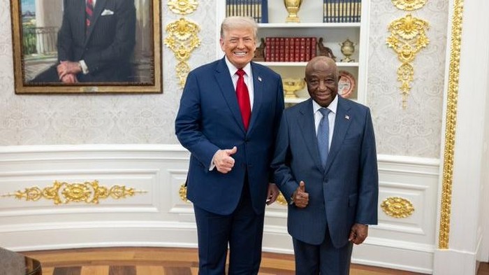 Donald Trump Tuai Kritik Usai Puji Bahasa Inggris Presiden Liberia, Mengapa?
