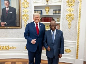 Donald Trump Tuai Kritik Usai Puji Bahasa Inggris Presiden Liberia, Mengapa?