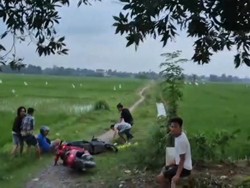 Dua Begal Sadis di Metro Diringkus Saat Sedang Bersantai di Sawah