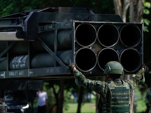 FOTO: Taiwan Pamer Rudal Himars Buatan AS Saat Latihan Militer