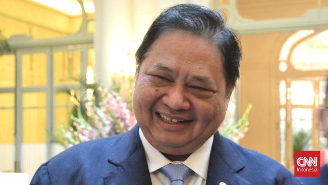 Menko Perekonomian Airlangga Hartarto menyebut penerapan tarif 32 persen oleh Amerika Serikat (AS) terhadap produk asal Indonesia ditunda.