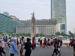 Antusiasme Warga di CFD Bundaran HI: Sepedaan, Pakai Kostum Superhero