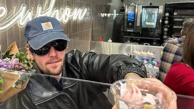 Lirik Lagu Somebody To Love - Justin Bieber