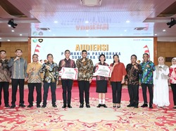 2 Paskibraka Nasional 2025 Asal Sumut Temui Gubsu Bobby