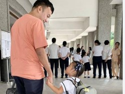 Menteri Wihaji Terbitkan SE, Ajak Para Ayah Antar Anak di Hari Pertama Sekolah