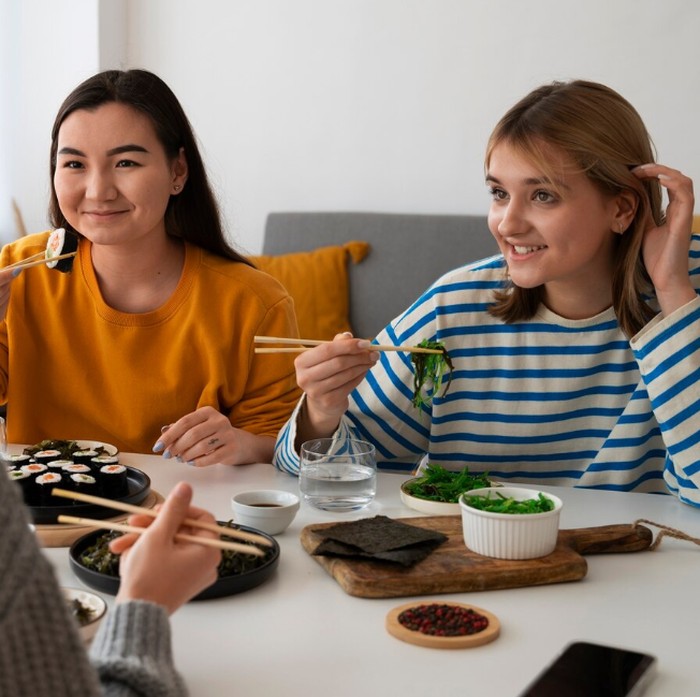 Melalui kalimat “Bisakah Kita Memperlambat Bagian Itu? Aku Tidak Mau Melewatkannya