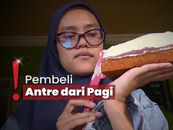 Lapak Pinggir Rel Viral, Jual Kue Murah Kekinian Rasa Bintang Lima