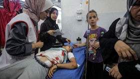Israel Ngeles Rudal Eror saat Hantam Anak-anak Gaza yang Antre Air