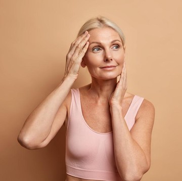 8 Kebiasaan Sehari-hari yang Tanpa Disadari Bikin Cepat Tua, Sering Dilakukan?