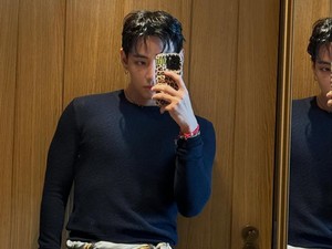 Kembali Jadi Trendsetter, Ini 5 Look Simpel Tapi Kece Ala V BTS di Paris