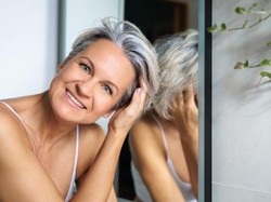 7 Arti Mimpi Rambut Beruban, Ada Perubahan Hidup