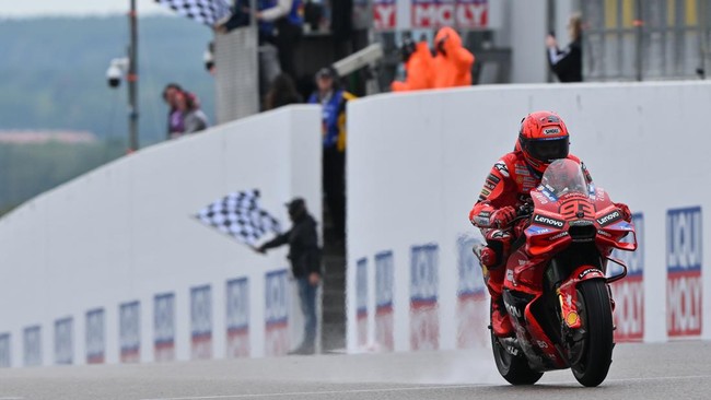 Balapan MotoGP Jerman 2025 di Sirkuit Sachsenring, Minggu (13/7), bisa disaksikan secara live streaming. Berikut link live streaming MotoGP Jerman 2025.