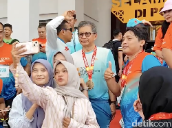 Video Rocky Gerung Jadi Sasaran Peserta Riau Bhayangkara Run
