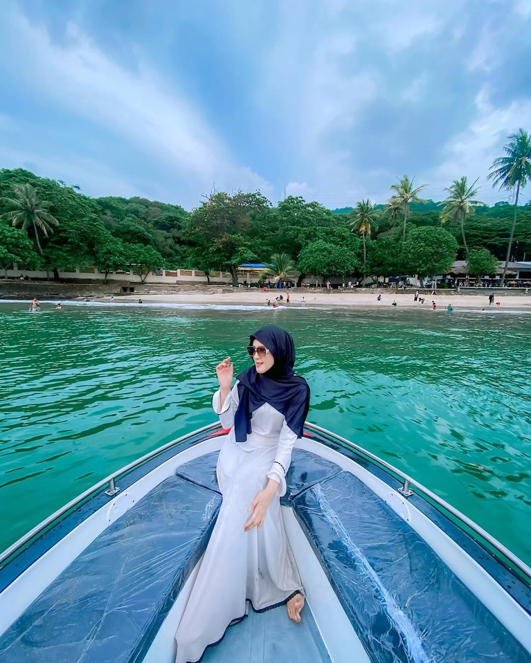 Alya Nabila Istri Gunawan Dwi Cahyo Alya Nabila Istri Gunawan Dwi Cahyo
